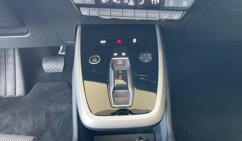 
								Audi Q4 Sportback Genuine edition 45 e-tron full									