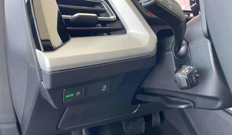 
								Audi Q4 Sportback Genuine edition 45 e-tron full									