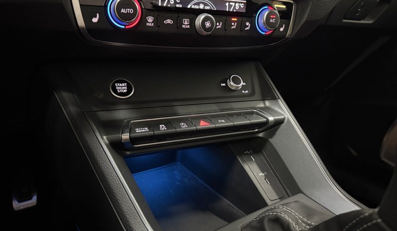 
								AUDI Q3 Sportback 35 TFSI Black line S tronic 6121MSP full									