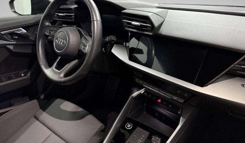 
								A3 Sportback 40 TFSIe S line S tronic full									