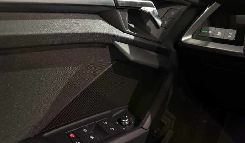 
								A3 Sportback 40 TFSIe S line S tronic full									