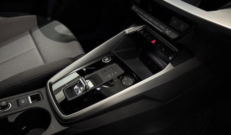 
								A3 Sportback 40 TFSIe S line S tronic full									