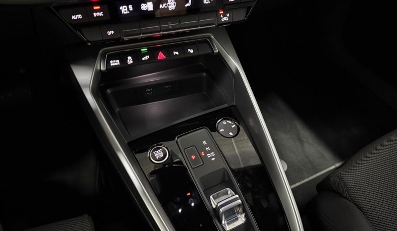 
								A3 Sportback 40 TFSIe S line S tronic full									