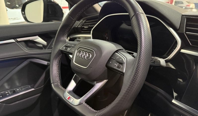 
								AUDI Q3 35 TDI Black line S tronic 110kW full									