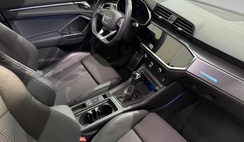 
								AUDI Q3 35 TDI Black line S tronic 110kW full									