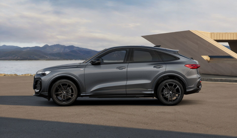 
								Audi Q5 Sportback Black line TFSI 150 kW S tronic full									