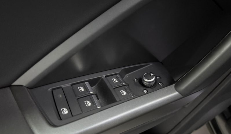 
								AUDI Q3 40 TDI Genuine edition quattro S tronic 142kW full									