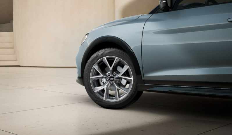 
								Audi A1 allstreet Adrenalin 30 TFSI 85(116) kW(CV) S tronic full									