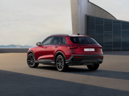 
										Audi Q5 SUV Black line edition e-hybrid quattro 220 kW S tronic full									