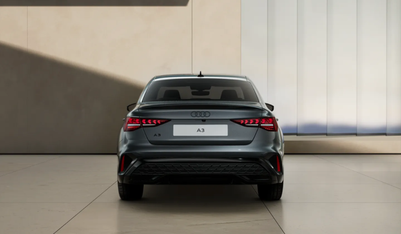 
								Audi A3 Sedan Black line TFSI 110 kW S tronic full									