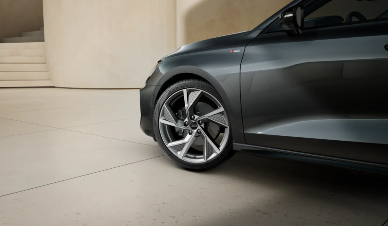 
								Audi A3 Sedan Black line TFSI 110 kW S tronic full									