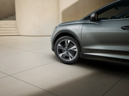 
										Audi Q4 Sportback Genuine edition 45 e-tron 210,00 kW 77,0 kWh full									