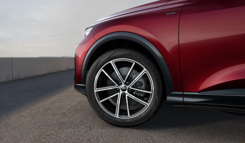 
								Audi Q5 SUV Black line edition e-hybrid quattro 220 kW S tronic full									