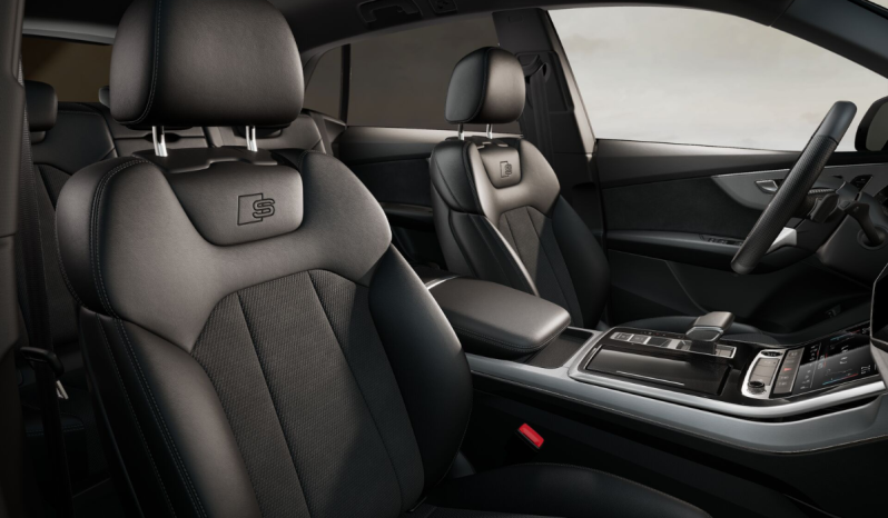 
								Audi Q8 SUV Black line TFSI e quattro 290 kW tiptronic full									