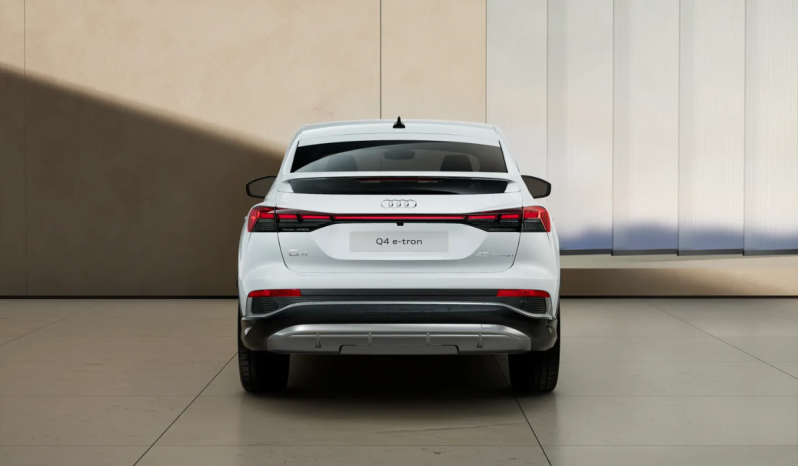 
								Audi Q4 Sportback Genuine edition 45 e-tron 210,00 kW 77,0 kWh full									