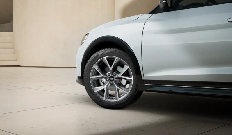 
								Audi A1 allstreet Adrenalin 30 TFSI 85(116) kW(CV) S tronic full									