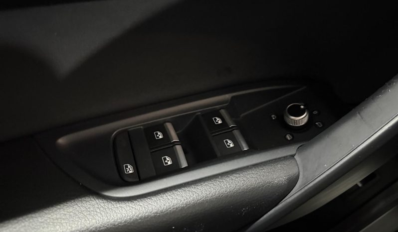 
								AUDI Q5 Sportback 40 TDI quattro-ultra Black line S tronic 150kW – 0912LXJ full									