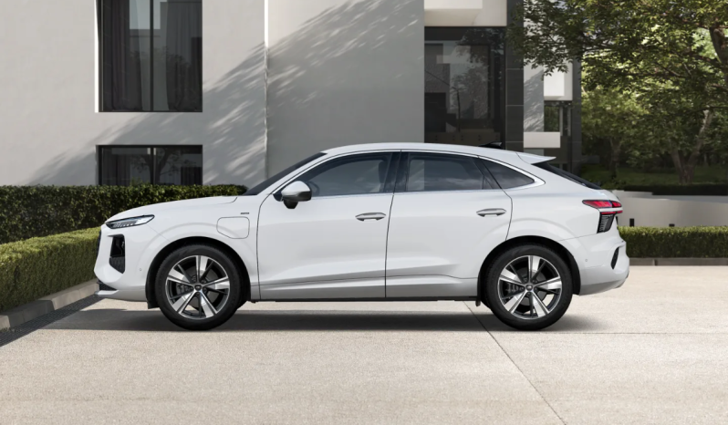 
								Audi Q3 Sportback Progressive e-hybrid 200(272) kW(CV) S tronic full									