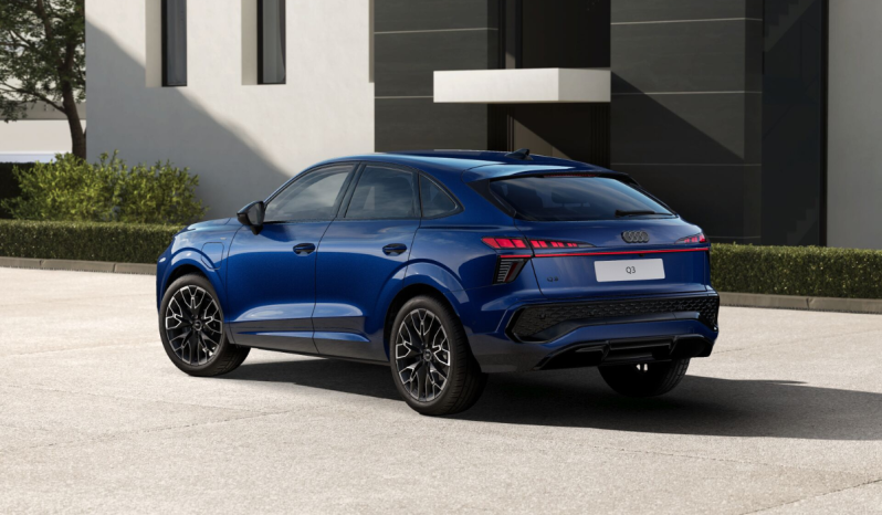 
								Audi Q3 Sportback Black line edition e-hybrid 200 kW S tronic full									