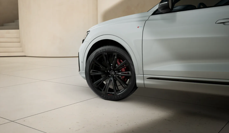 
								Audi Q8 SUV Black limited TFSI e quattro 290(394) kW(CV) tiptronic full									