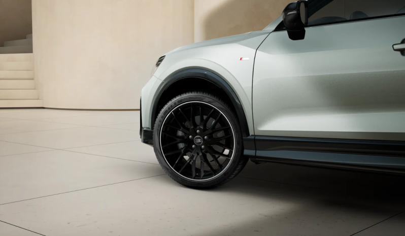 
								Audi Q2 Adrenalin Black edition 35 TFSI 110(150) kW(CV) S tronic full									