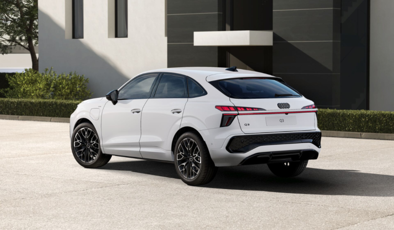 
								Audi Q3 Sportback Black line edition e-hybrid 200 kW S tronic full									