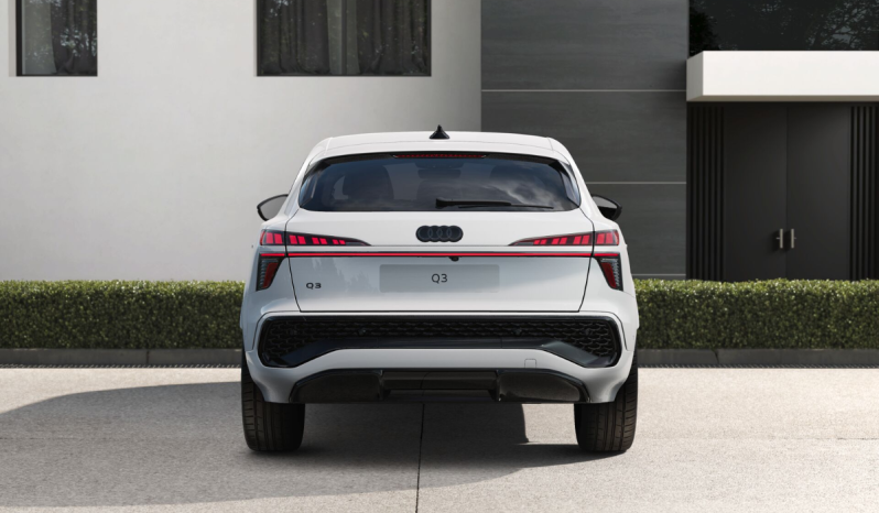 
								Audi Q3 Sportback Black line edition e-hybrid 200 kW S tronic full									