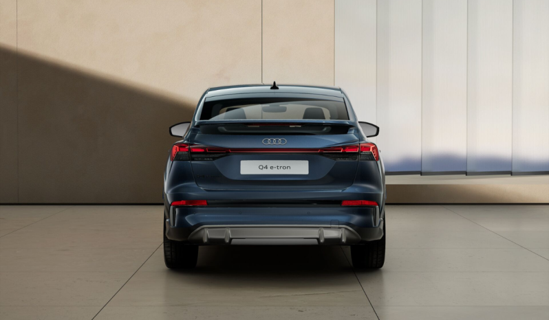 
								Audi Q4 Sportback S line e-tron performance 210,00 kW 77,0 kWh full									
