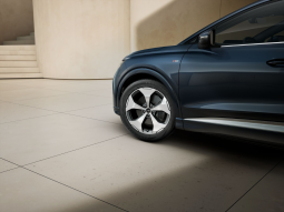 
										Audi Q4 Sportback S line e-tron performance 210,00 kW 77,0 kWh full									