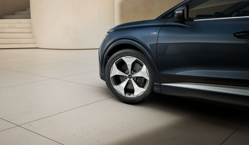 
								Audi Q4 Sportback S line e-tron performance 210,00 kW 77,0 kWh full									