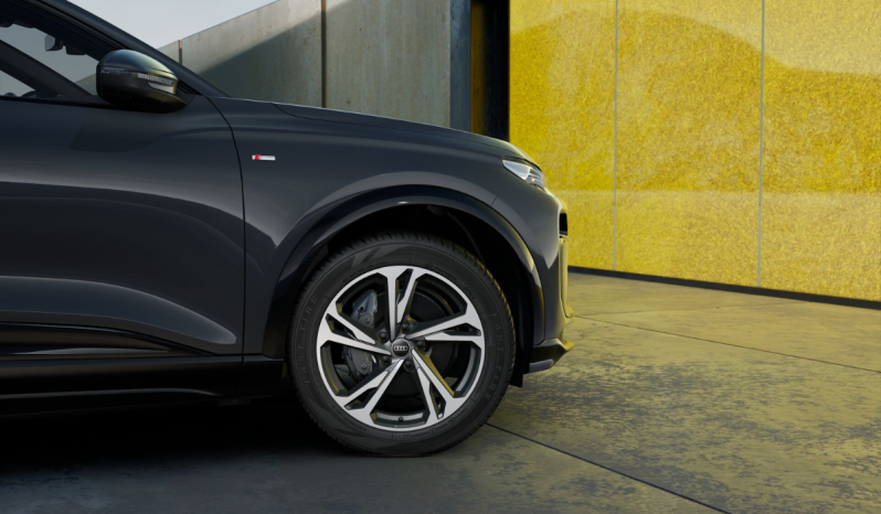 
								Audi Q6 Sportback S line e-tron quattro 315,00 kW 94,9 kWh full									