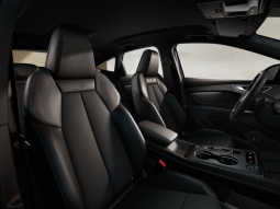 
										Audi Q4 Sportback S line e-tron performance 210,00 kW 77,0 kWh full									