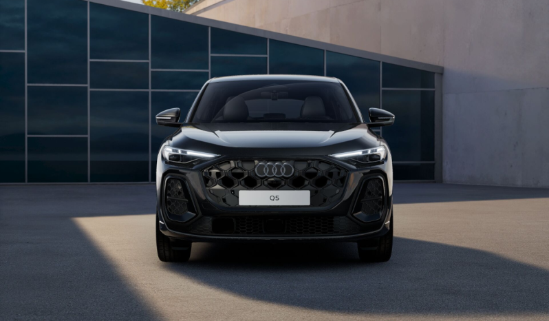 
								Audi Q5 Sportback Black competition e-hybrid quattro 270(367) kW(CV) S tronic full									