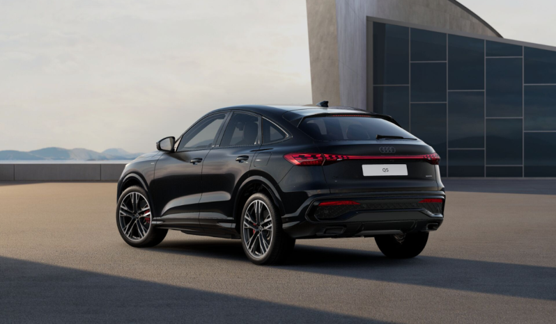 
								Audi Q5 Sportback Black competition e-hybrid quattro 270(367) kW(CV) S tronic full									
