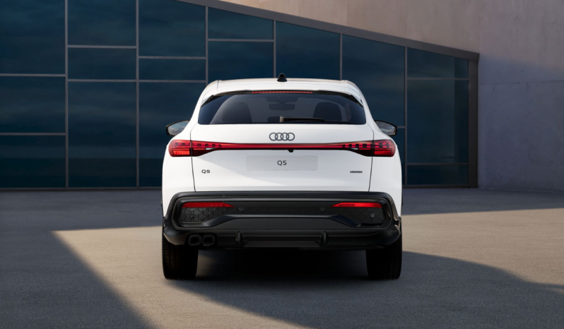 
								Audi Q5 Sportback Black line TDI quattro 150(204) kW(CV) S tronic full									