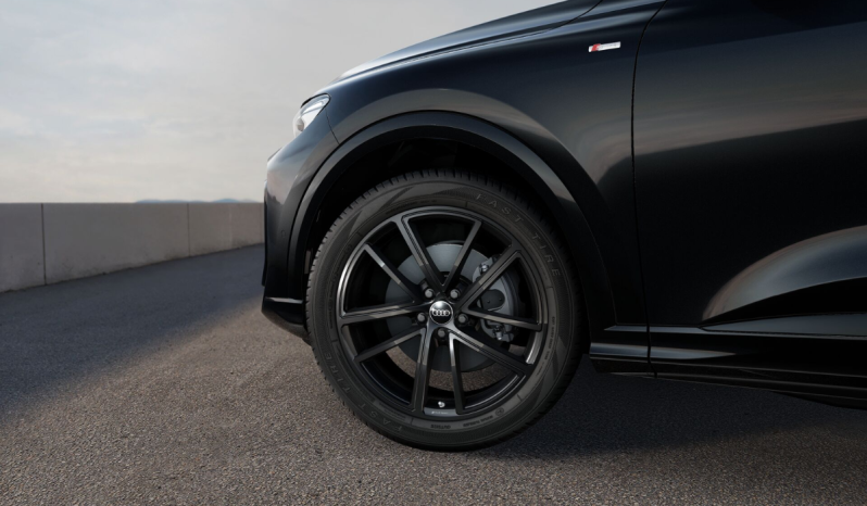 
								Audi Q5 Sportback Black line TDI quattro 150(204) kW(CV) S tronic full									